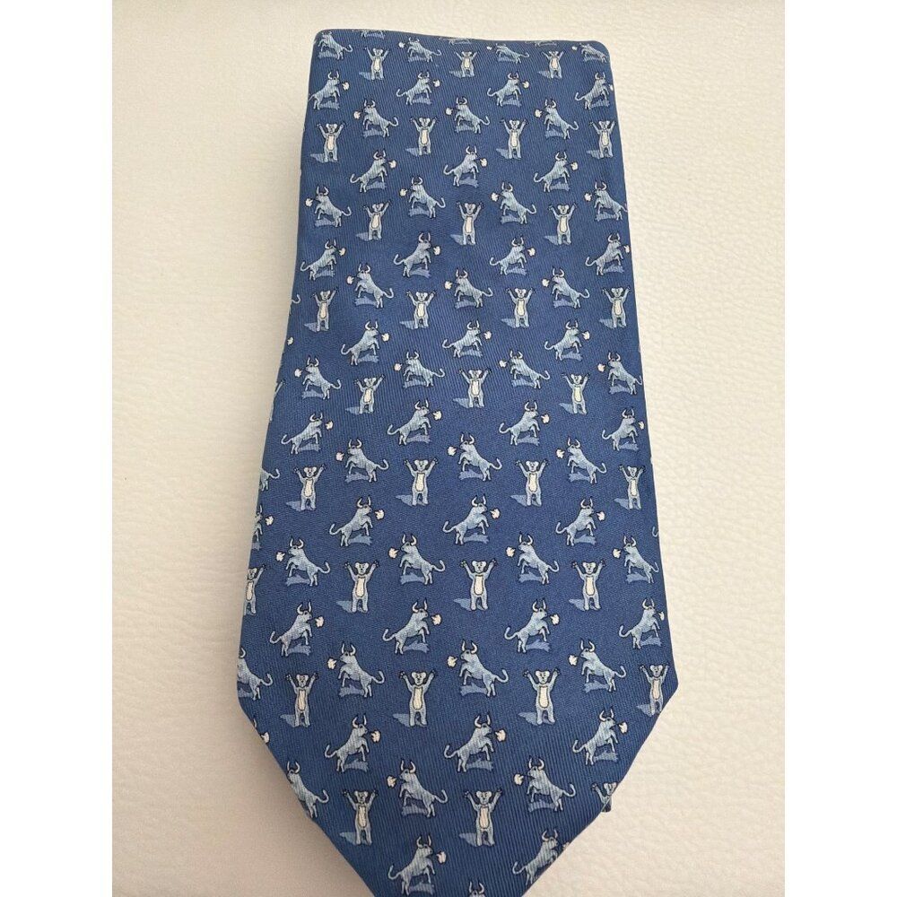 Vineyard Vines Blue Bull Bear Motif Men’s Silk Hand Made Necktie